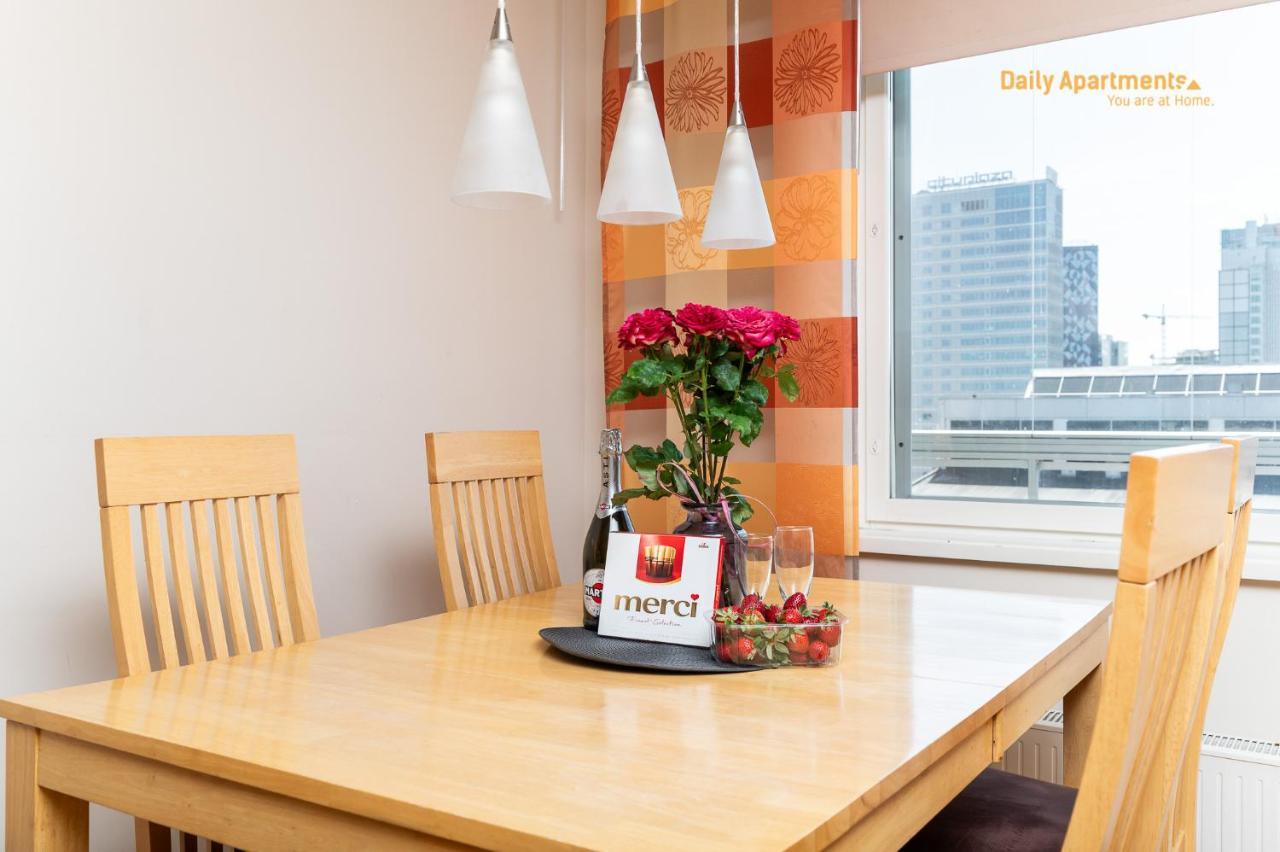 Luxury Suites - Viru Keskus By Rikas Hotels Талин Екстериор снимка
