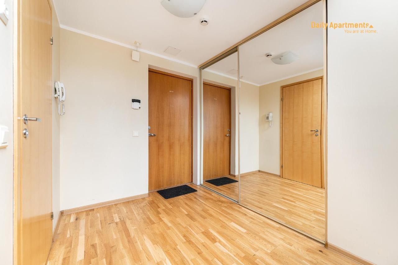 Luxury Suites - Viru Keskus By Rikas Hotels Талин Екстериор снимка