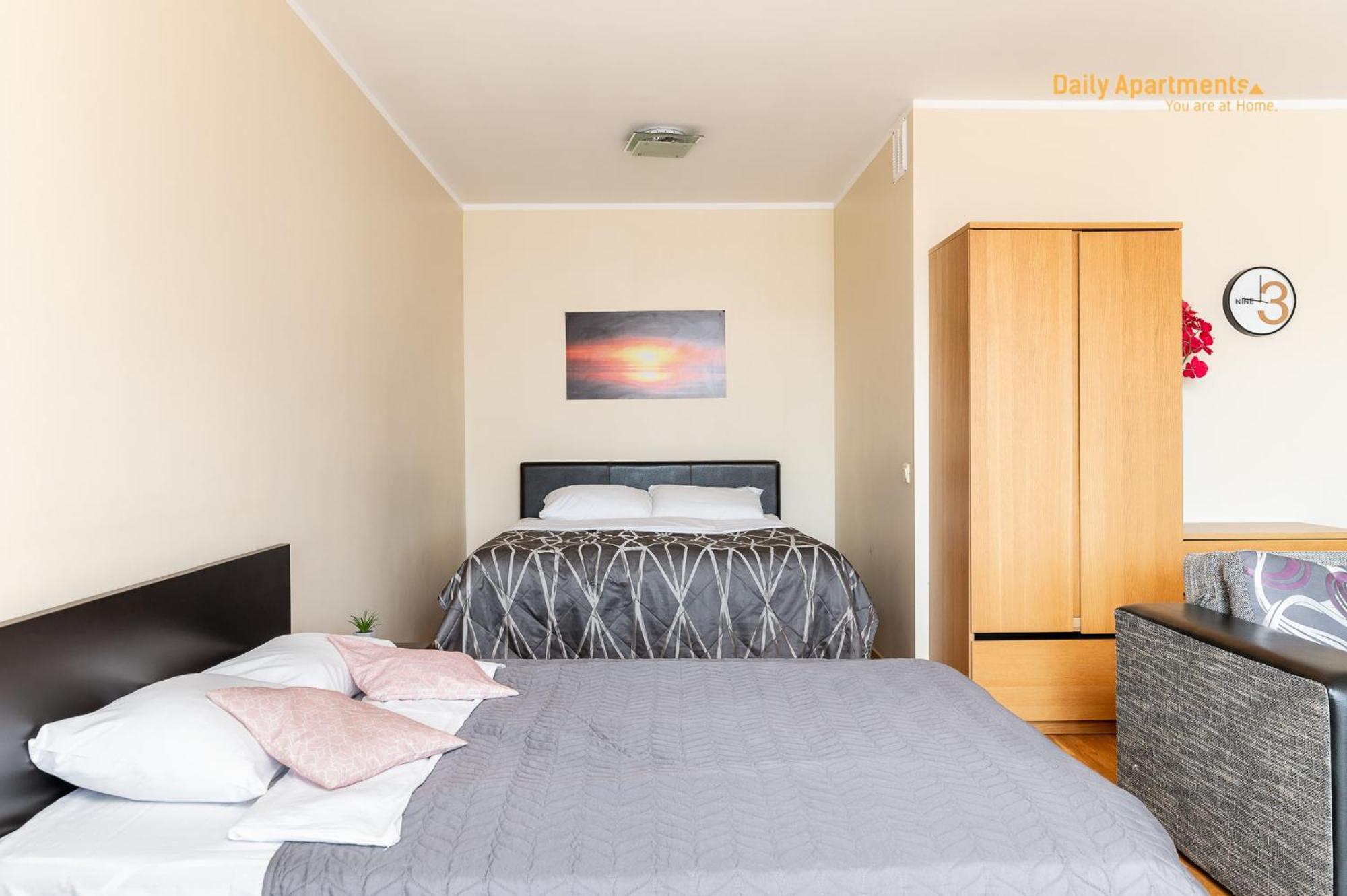 Luxury Suites - Viru Keskus By Rikas Hotels Талин Екстериор снимка
