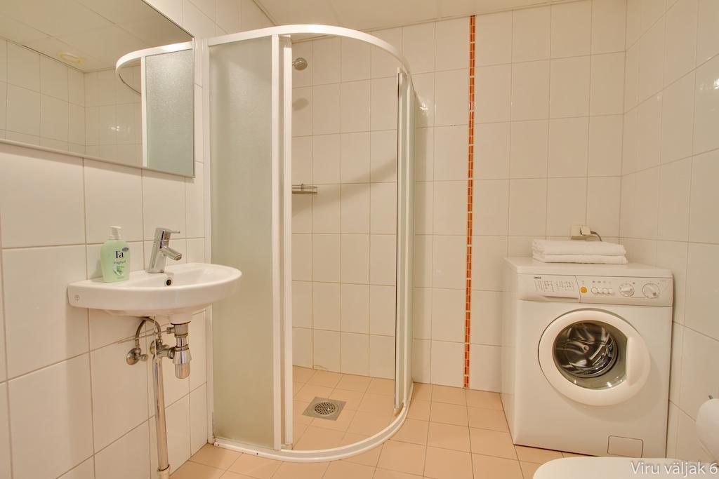 Luxury Suites - Viru Keskus By Rikas Hotels Талин Стая снимка
